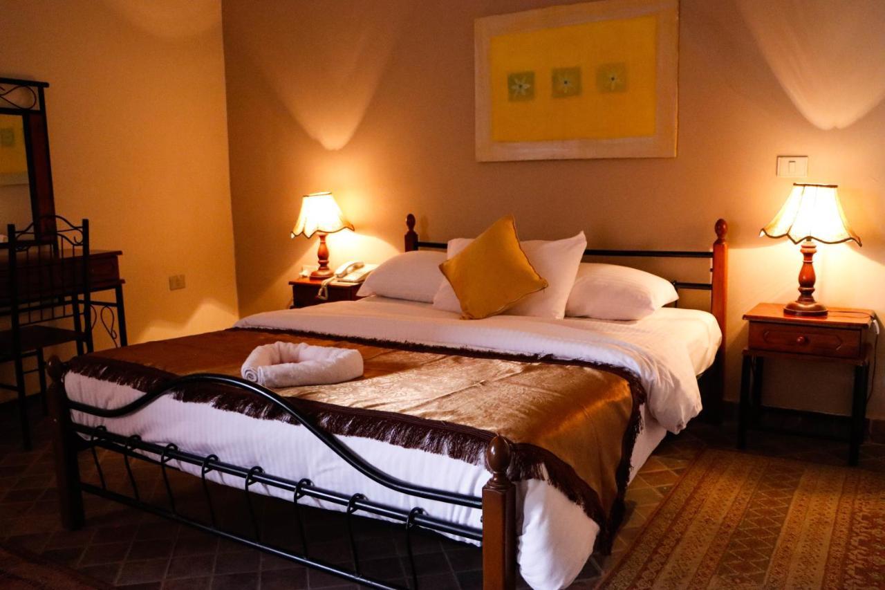 Adham Compound Hotel King Mariout Exteriör bild