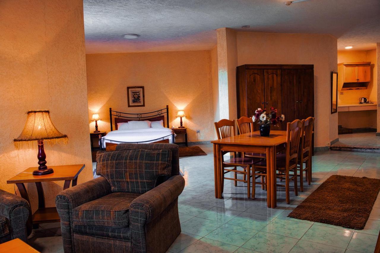 Adham Compound Hotel King Mariout Exteriör bild