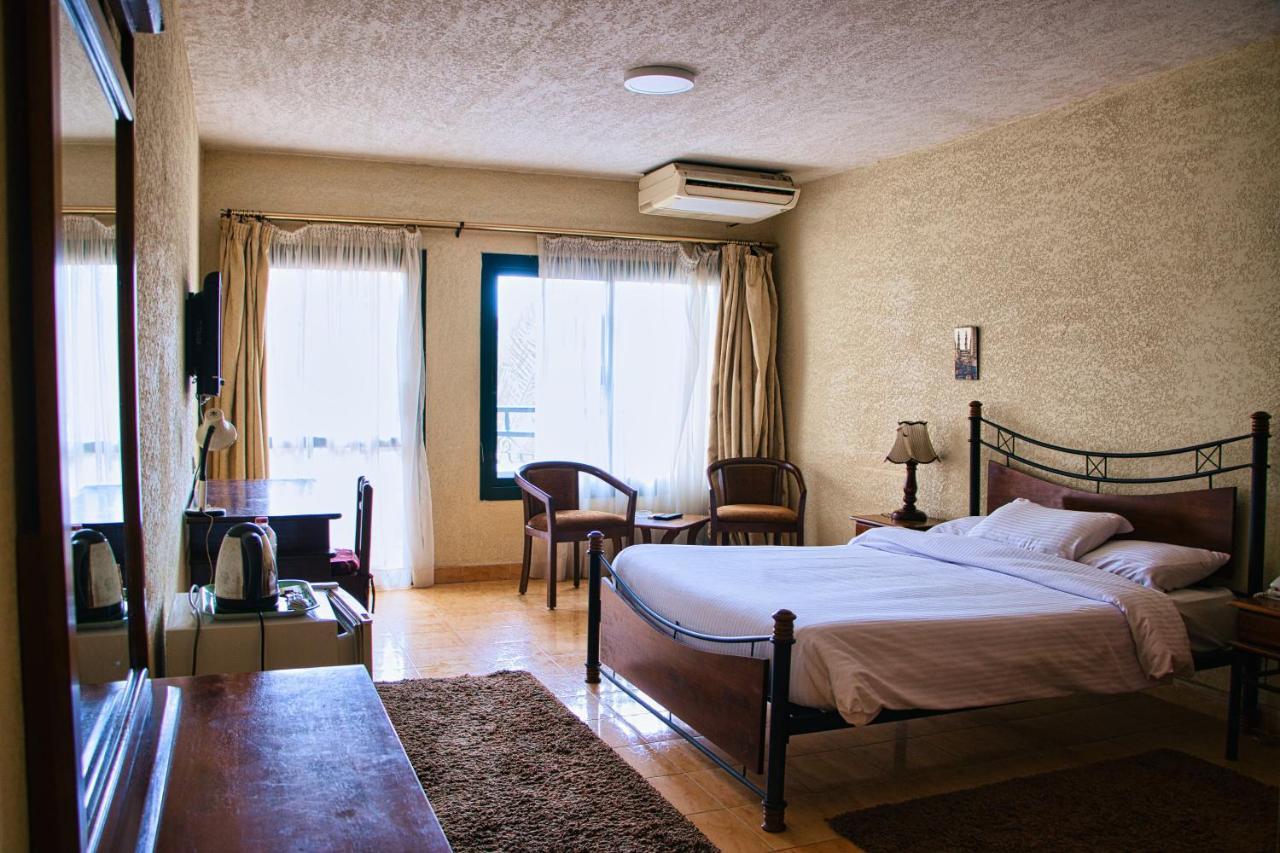 Adham Compound Hotel King Mariout Exteriör bild