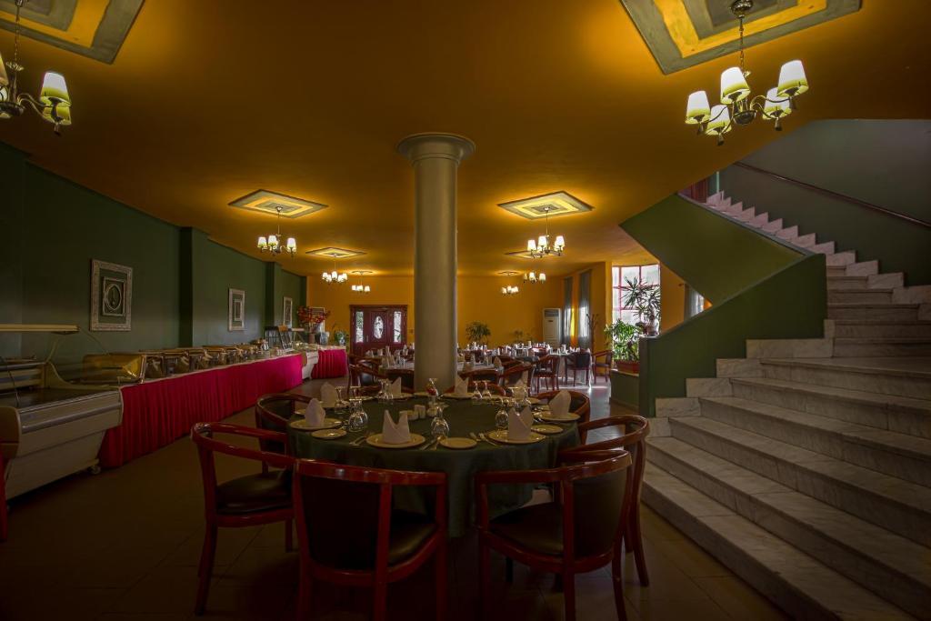 Adham Compound Hotel King Mariout Exteriör bild