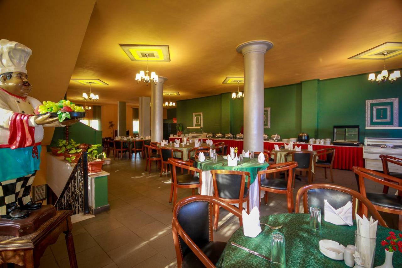 Adham Compound Hotel King Mariout Exteriör bild